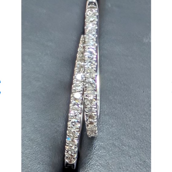 14k White Gold (1.87g) Natural Diamond (0.16ct) Huggie Earrings - Picture 2 of 7